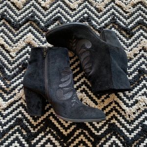 Rebels Black Floral Velvet Boots